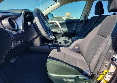 2017 Toyota Rav4 Xle z USA, uszkodzony, nr VIN JTMWFREV8HJ139087